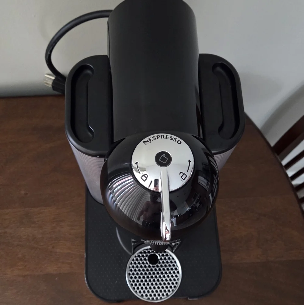 Nespresso VertuoLine Coffee Machine - Picture 4 of 10